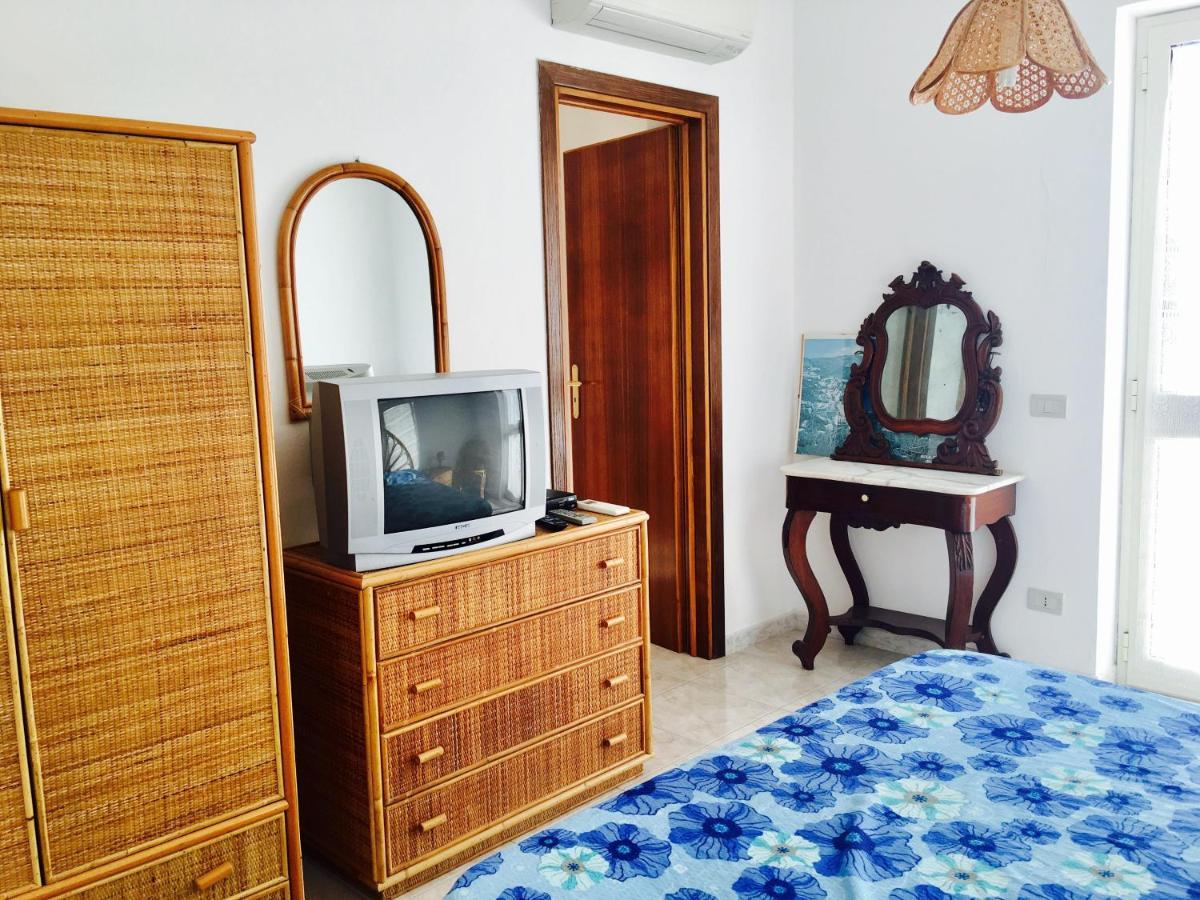 Agenzia Isotur Geranio Apartment Понца Екстериор снимка